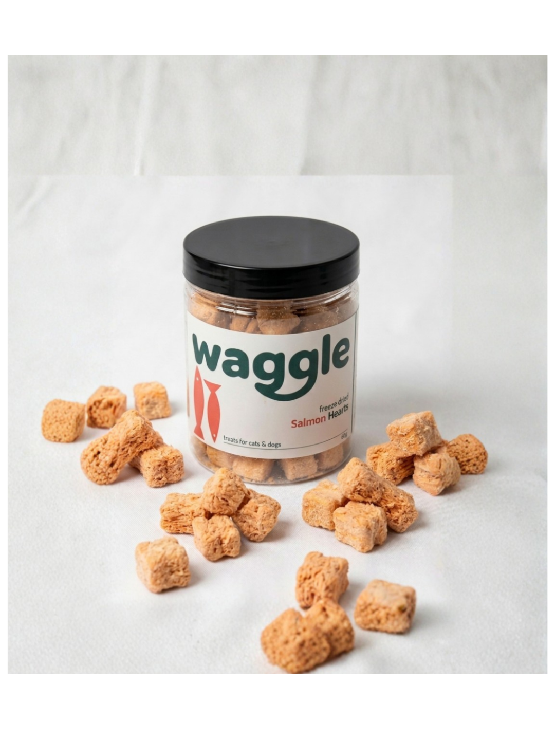 Waggle Freeze Dried Salmon Hearts Treats Cats & Dogs
