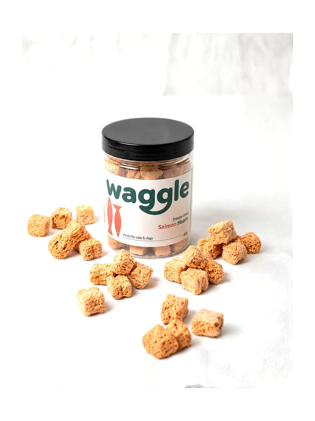 Waggle Freeze Dried Salmon Hearts Treats Cats & Dogs
